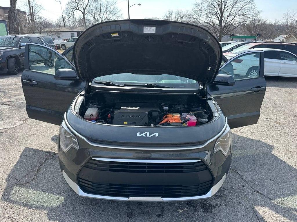 Kia Niro LX FWD 2023