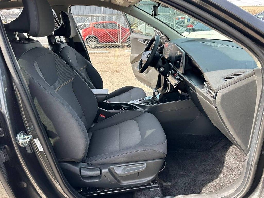 Kia Niro LX FWD 2023
