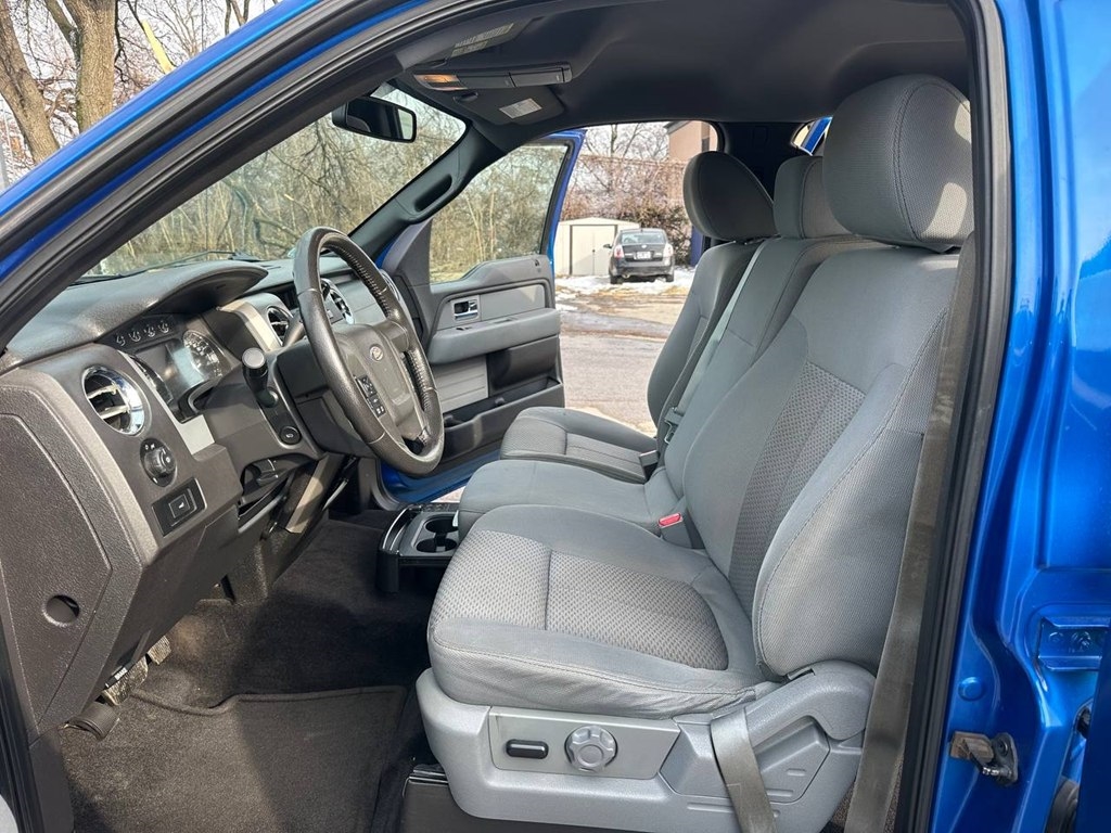 Ford F-150 4WD SuperCrew 145" Platinum 2011