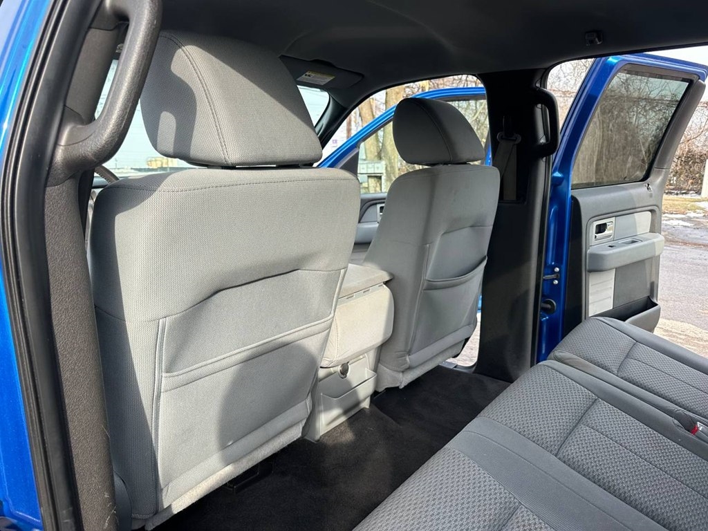 Ford F-150 4WD SuperCrew 145" Platinum 2011