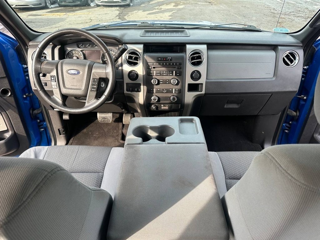 Ford F-150 4WD SuperCrew 145" Platinum 2011