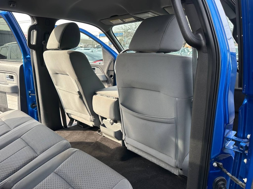 Ford F-150 4WD SuperCrew 145" Platinum 2011