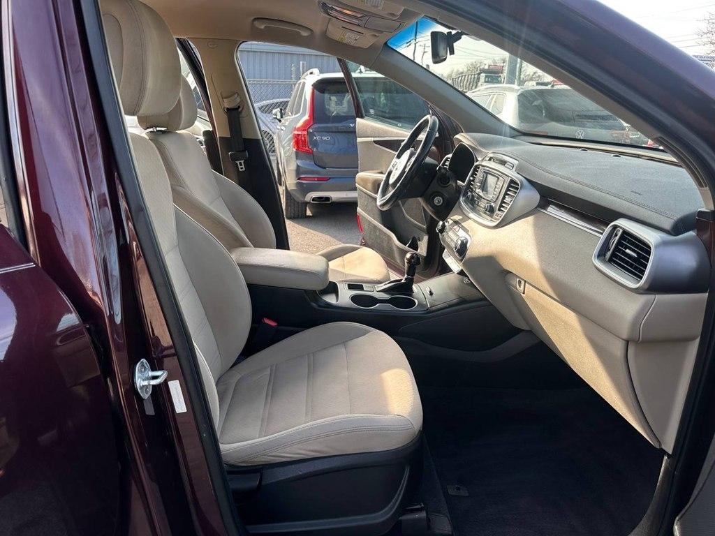 Kia Sorento FWD 4dr 2.4L LX 2016