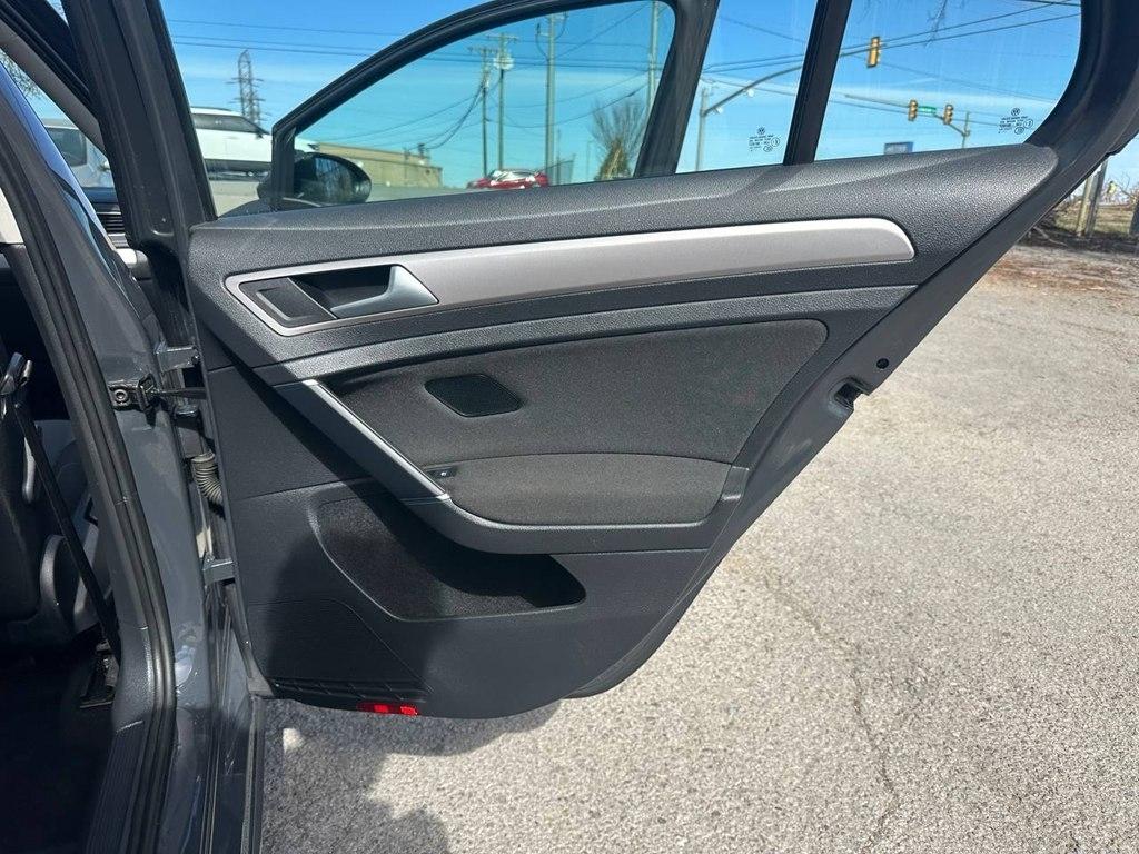 Volkswagen e-Golf 4dr HB SE 2016