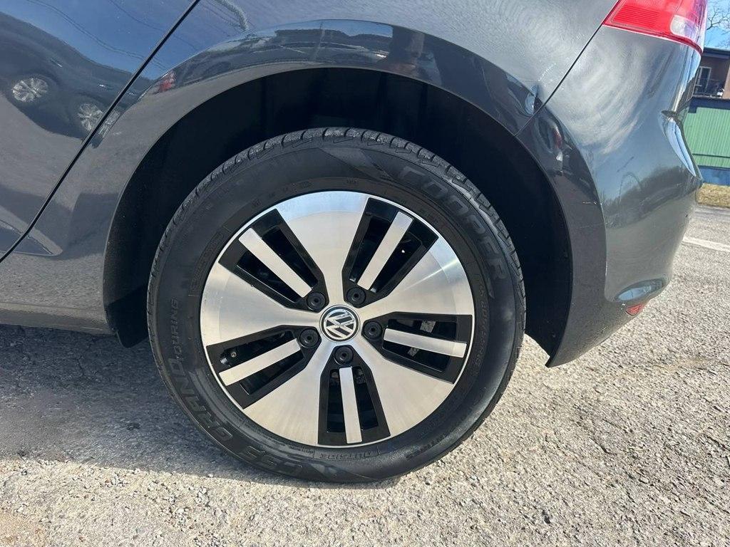 Volkswagen e-Golf 4dr HB SE 2016