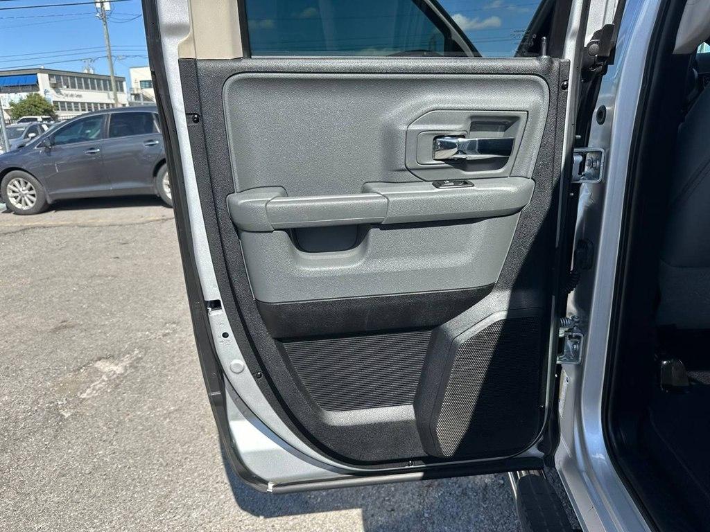 RAM 1500 2WD Quad Cab 140.5" Big Horn 2015