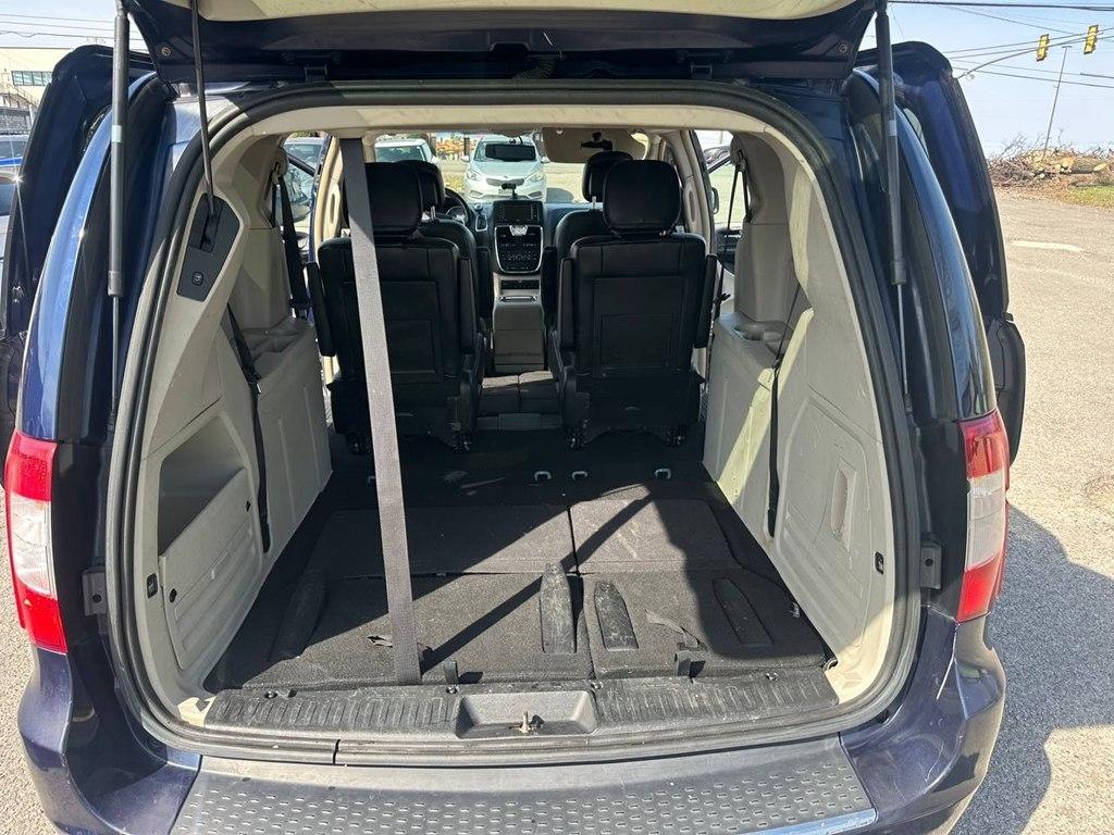 Chrysler Town & Country 4dr Wgn Touring-L 2014