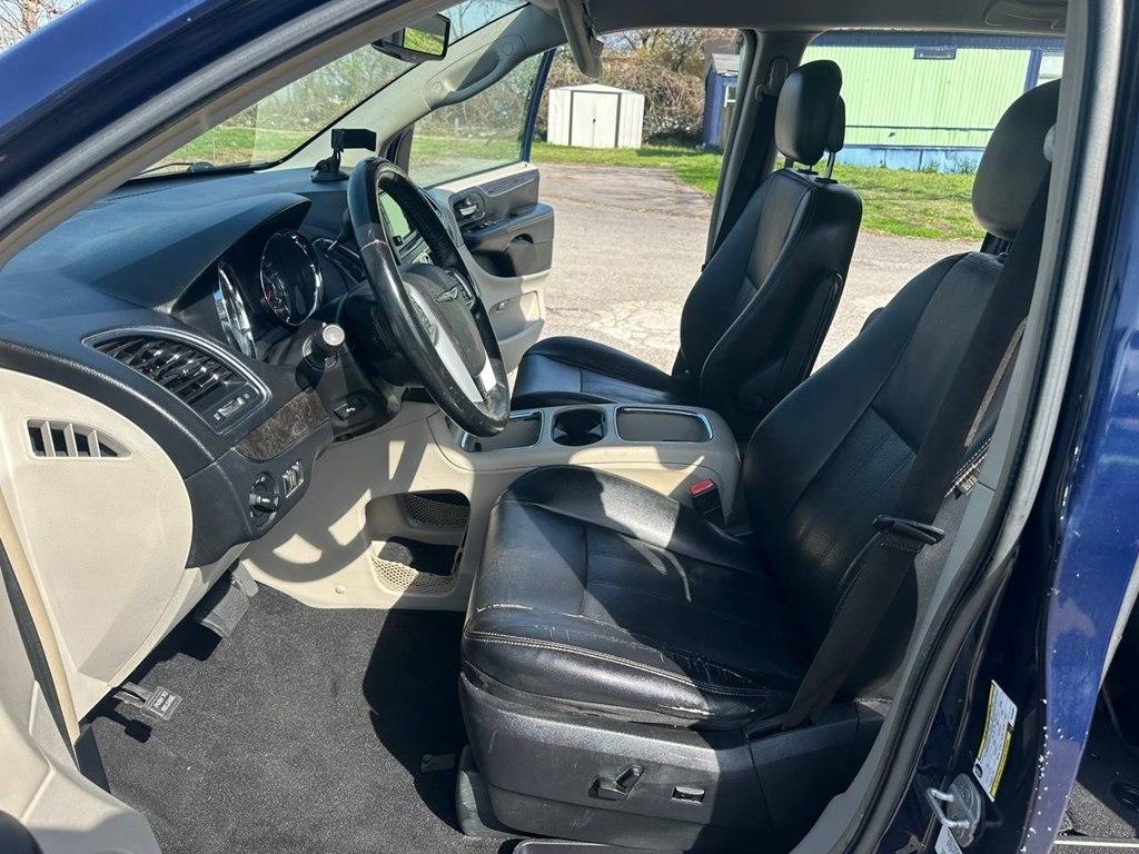 Chrysler Town & Country 4dr Wgn Touring-L 2014