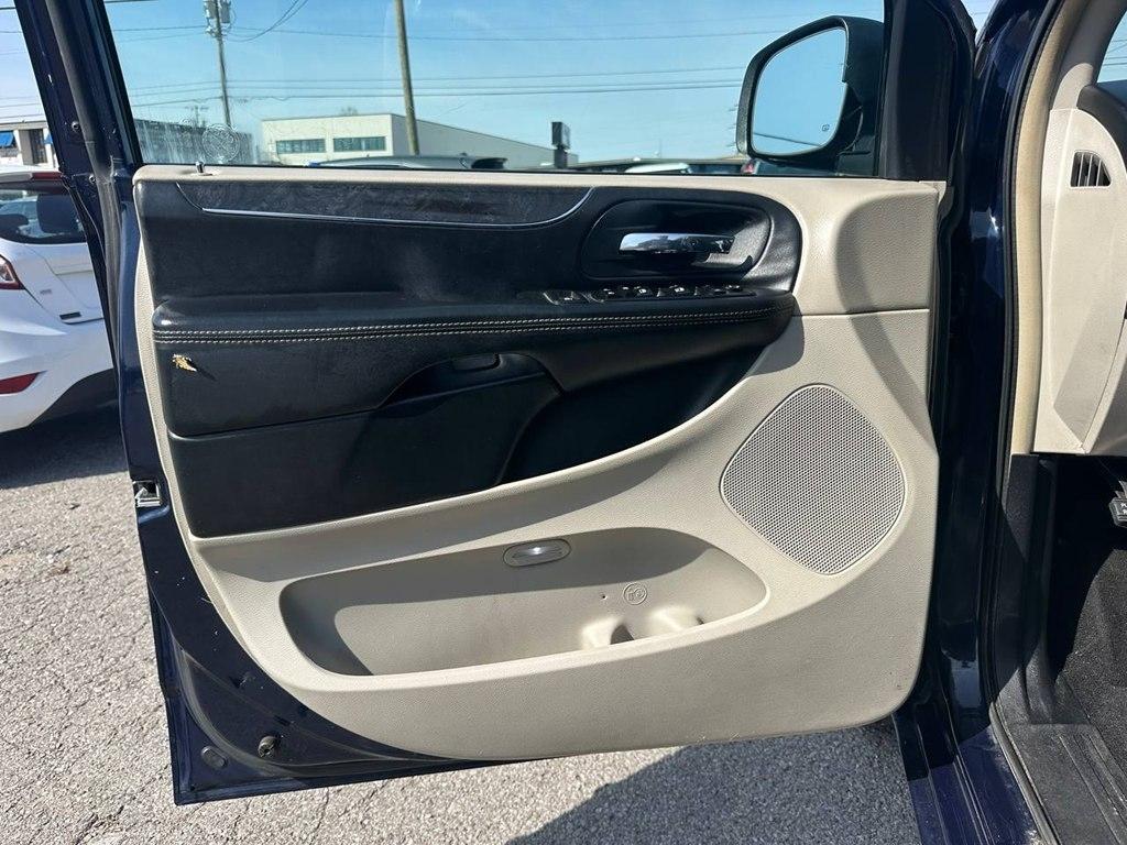 Chrysler Town & Country 4dr Wgn Touring-L 2014