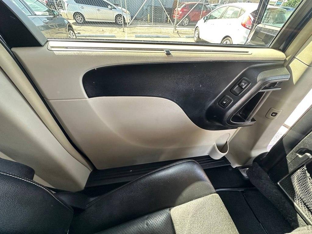 Chrysler Town & Country 4dr Wgn Touring-L 2014