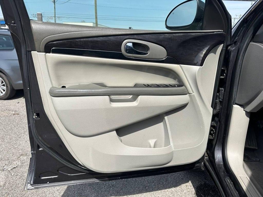 Buick Enclave FWD 4dr Convenience 2017