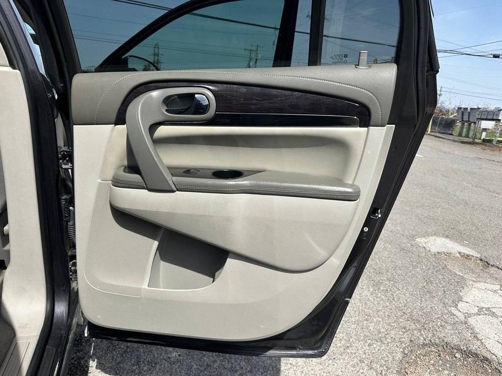 Buick Enclave FWD 4dr Convenience 2017