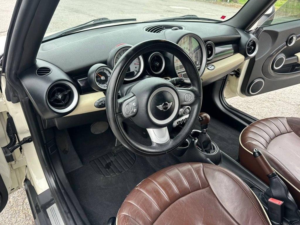 MINI Cooper Convertible 2dr 2009