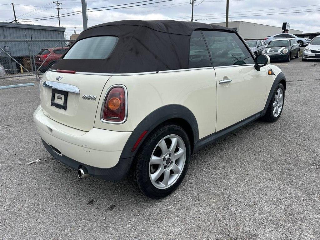 MINI Cooper Convertible 2dr 2009