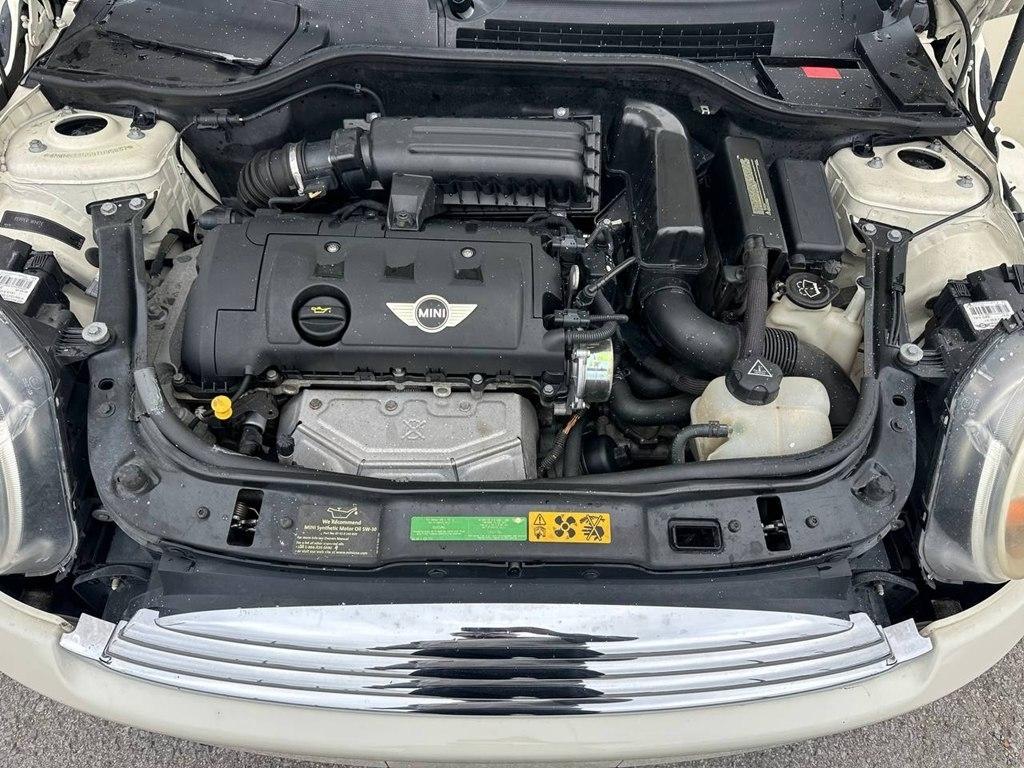 MINI Cooper Convertible 2dr 2009