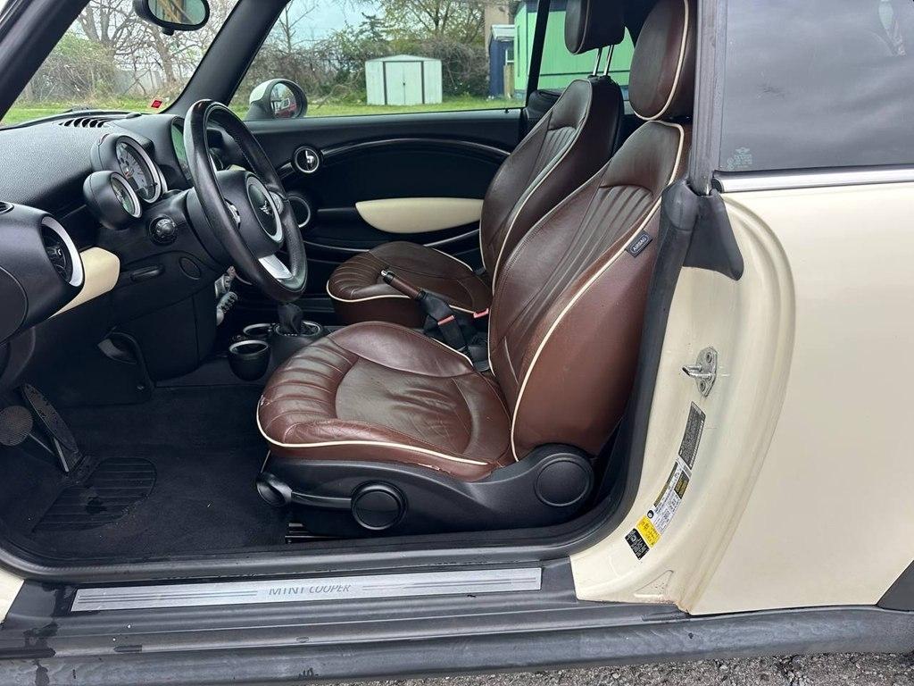 MINI Cooper Convertible 2dr 2009