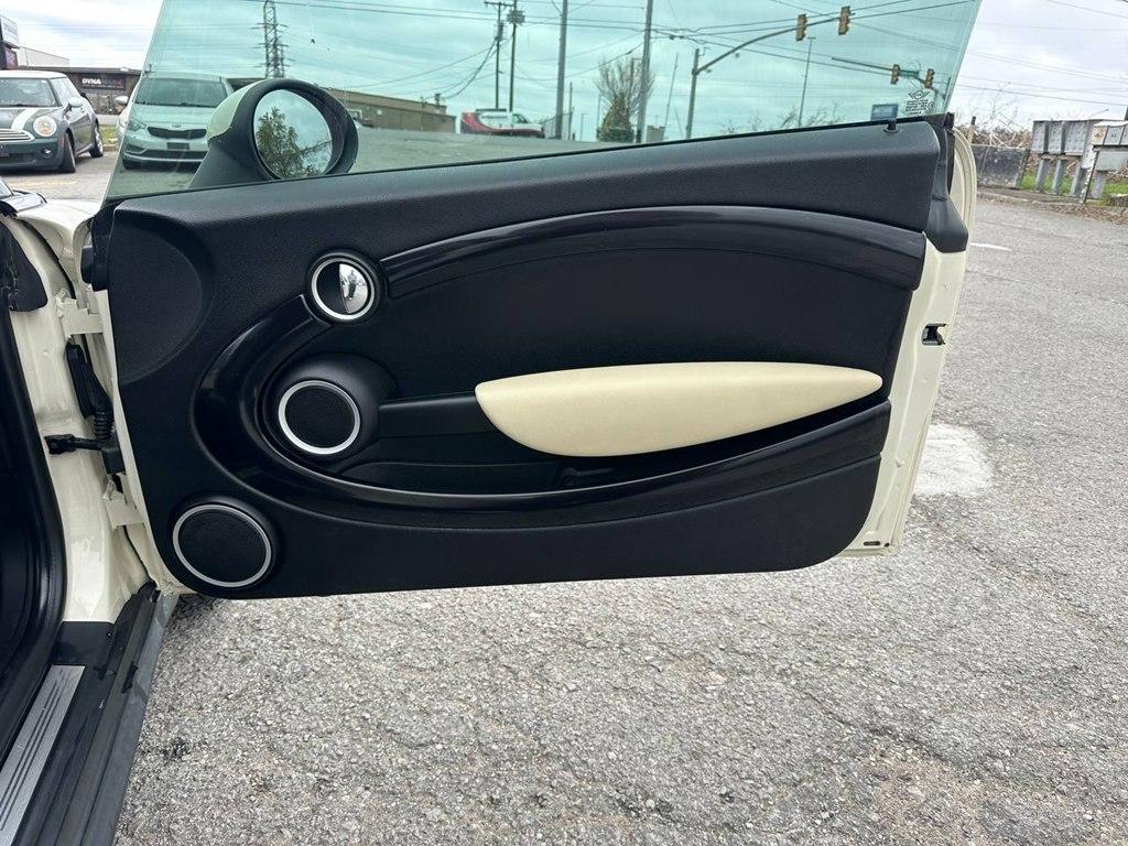 MINI Cooper Convertible 2dr 2009