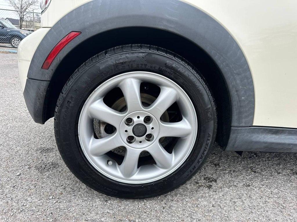 MINI Cooper Convertible 2dr 2009