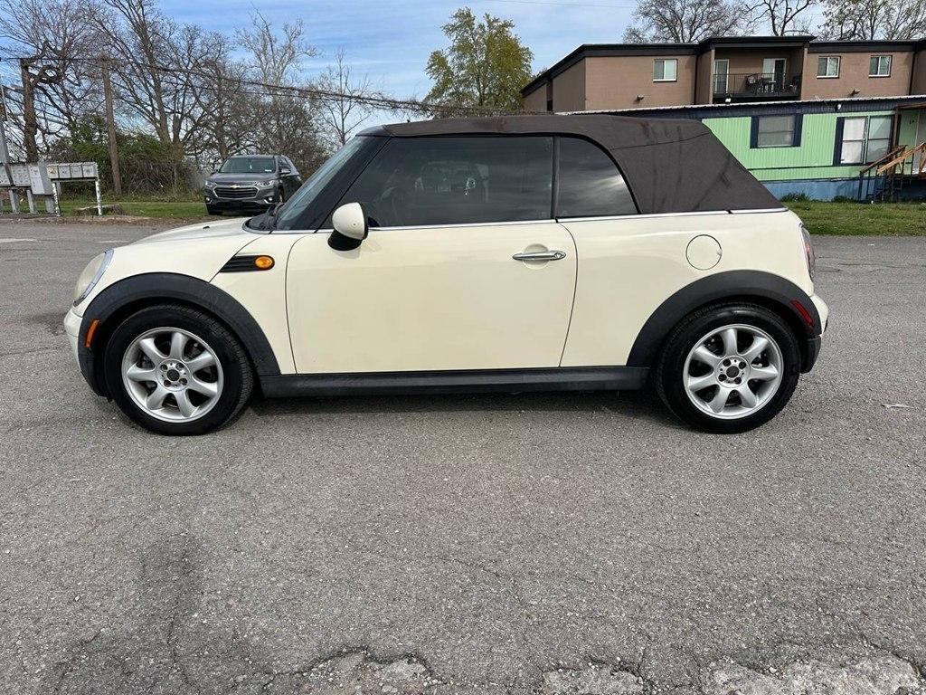 MINI Cooper Convertible 2dr 2009
