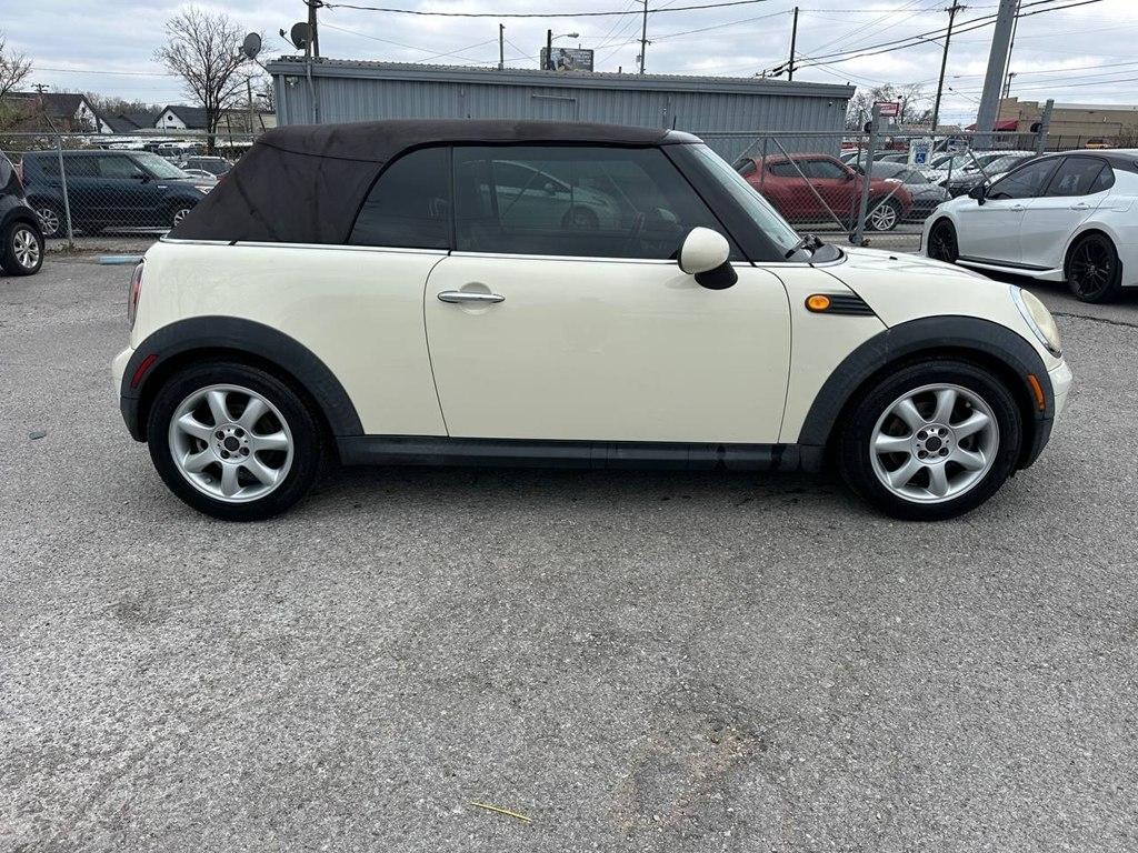 MINI Cooper Convertible 2dr 2009