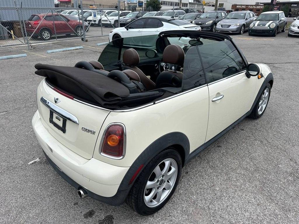 MINI Cooper Convertible 2dr 2009