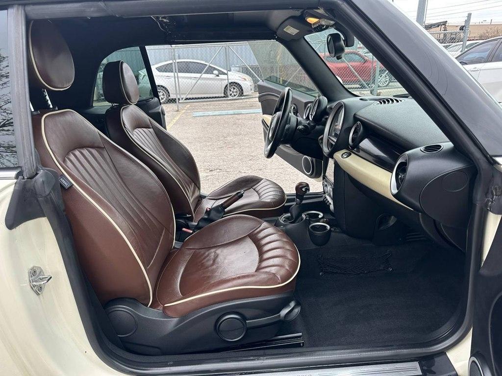MINI Cooper Convertible 2dr 2009