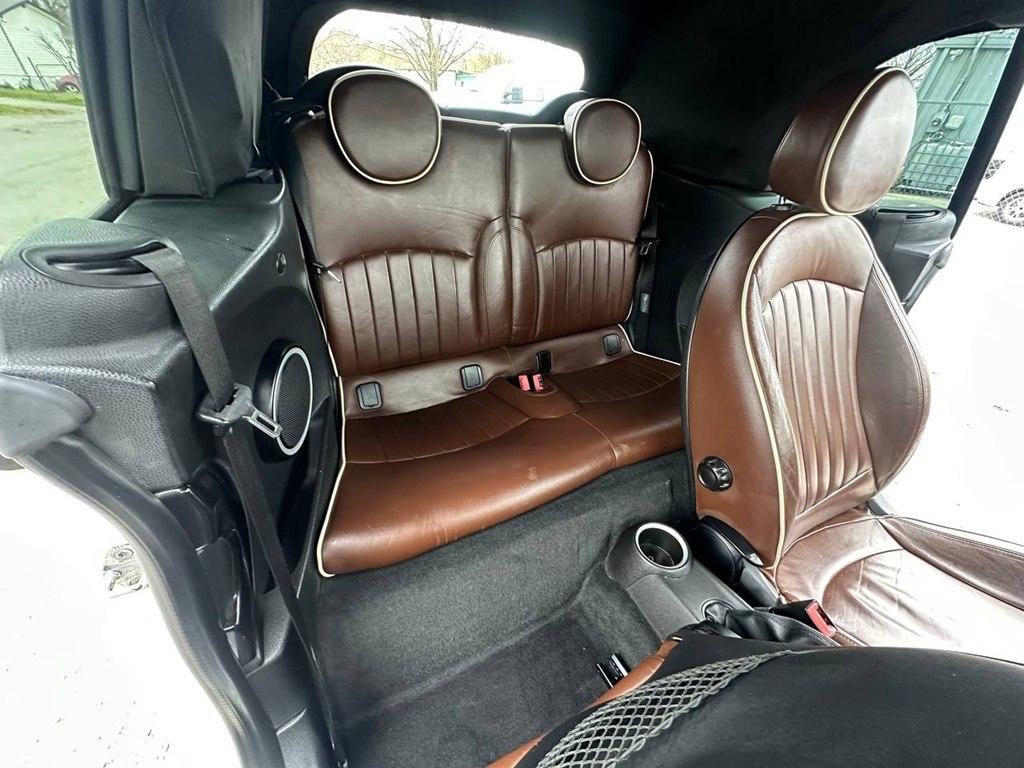 MINI Cooper Convertible 2dr 2009