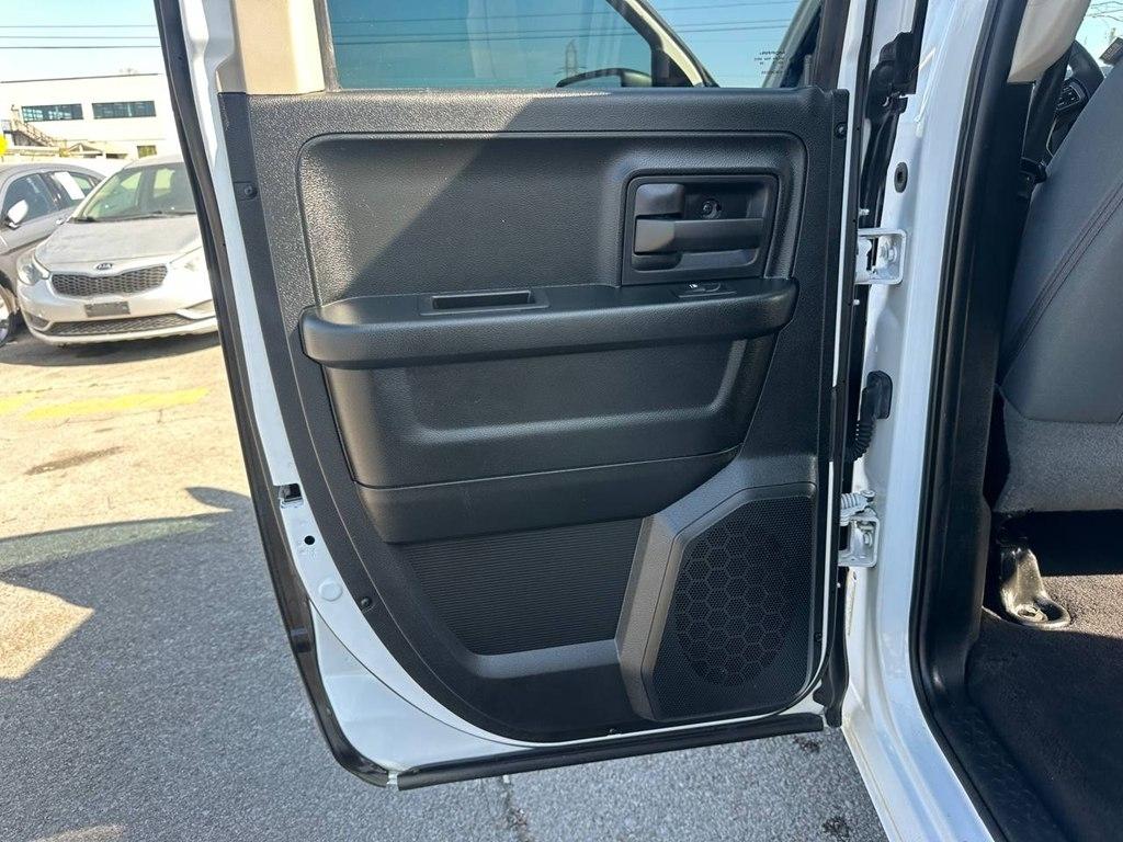 RAM 1500 Tradesman 4x4 Quad Cab 6'4" Box 2018