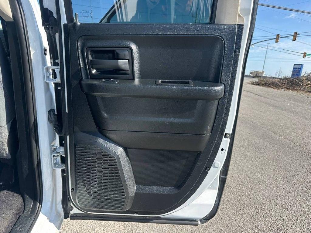 RAM 1500 Tradesman 4x4 Quad Cab 6'4" Box 2018