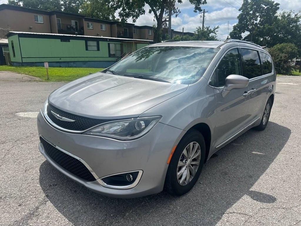 Chrysler Pacifica Touring L FWD 2019