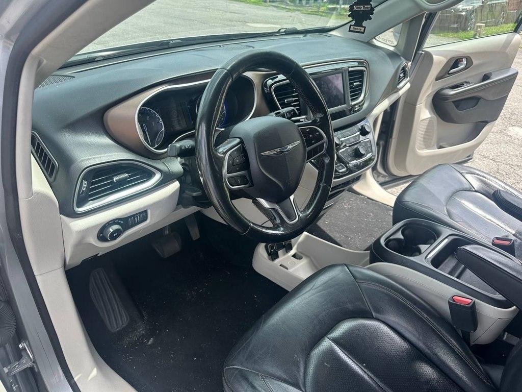 Chrysler Pacifica Touring L FWD 2019