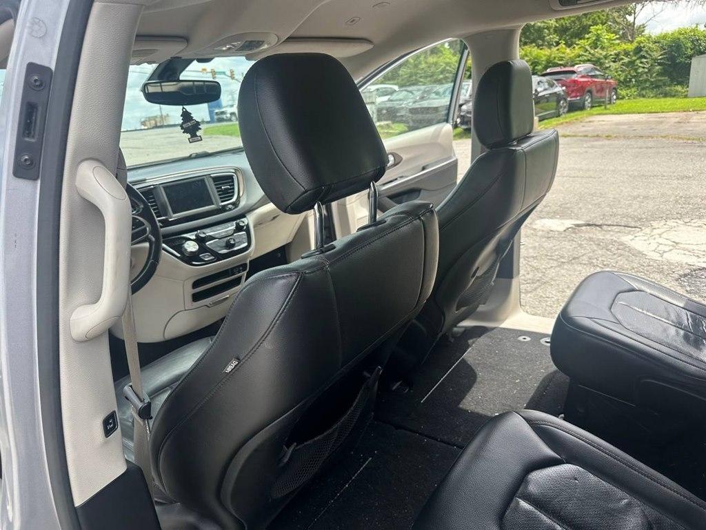 Chrysler Pacifica Touring L FWD 2019