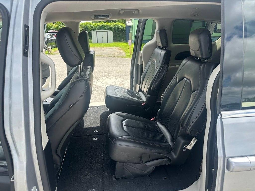 Chrysler Pacifica Touring L FWD 2019