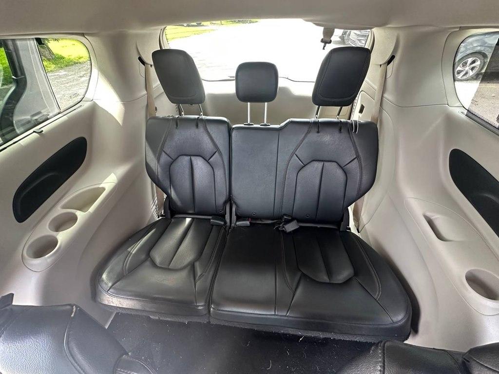 Chrysler Pacifica Touring L FWD 2019