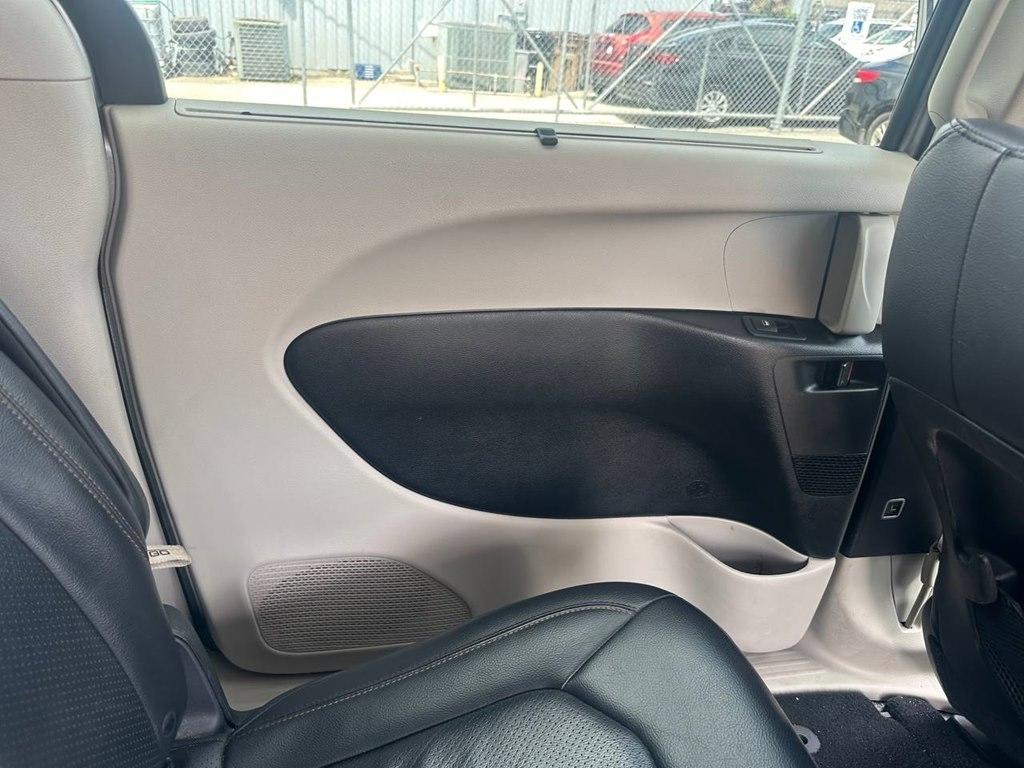 Chrysler Pacifica Touring L FWD 2019