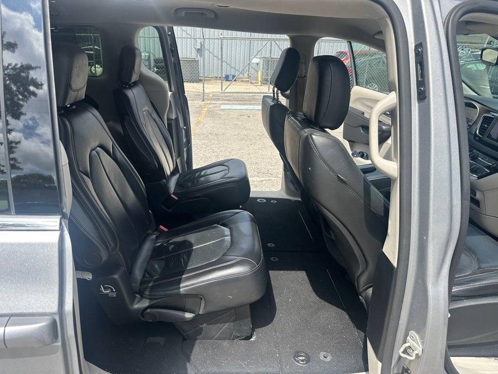 Chrysler Pacifica Touring L FWD 2019