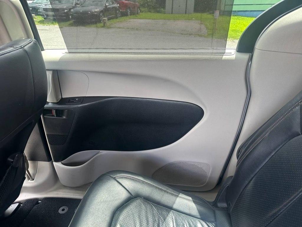 Chrysler Pacifica Touring L FWD 2019