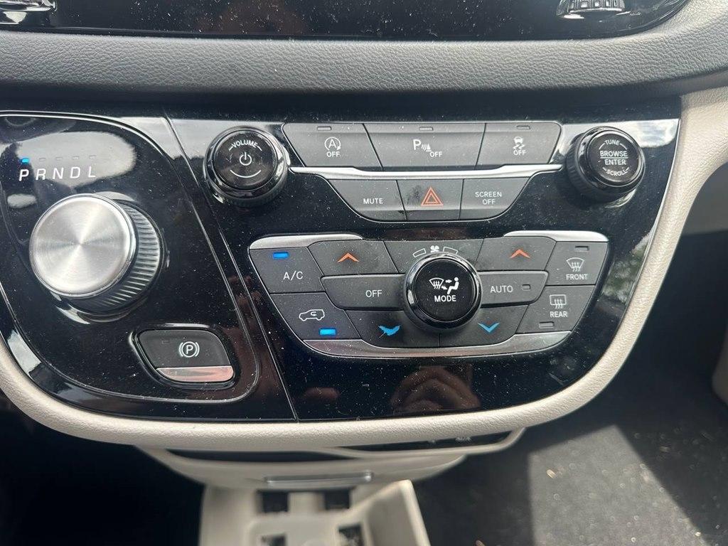 Chrysler Pacifica Touring L FWD 2019