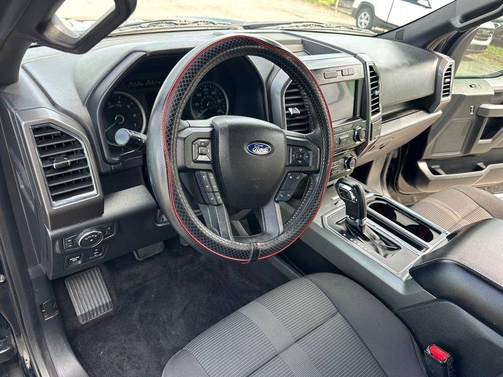 Ford F-150 2WD SuperCrew 157" Lariat 2016