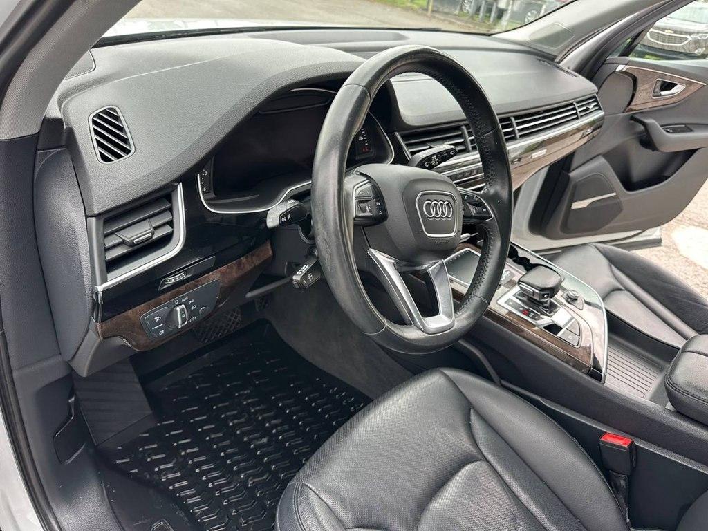 Audi Q7 SE Premium Plus 55 TFSI quattro 2019