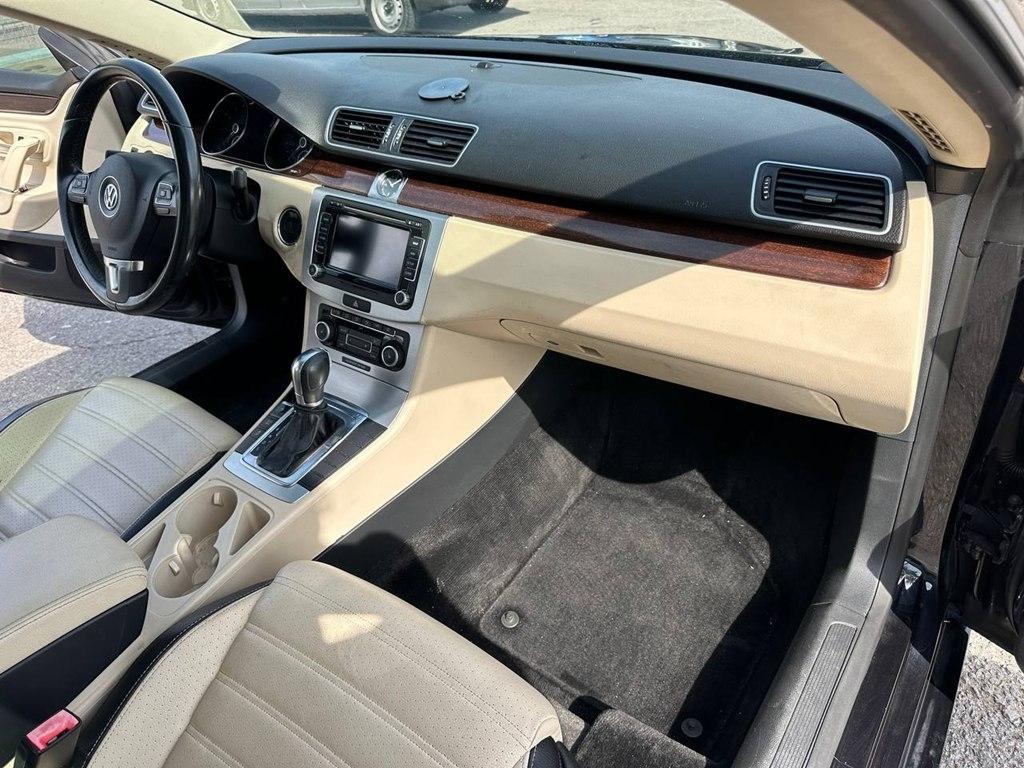 Volkswagen CC 4dr Sdn Lux 2012