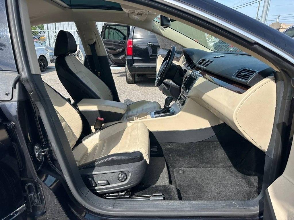 Volkswagen CC 4dr Sdn Lux 2012