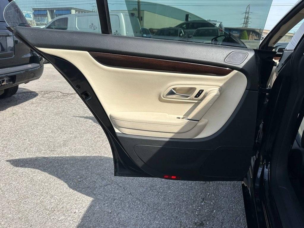 Volkswagen CC 4dr Sdn Lux 2012