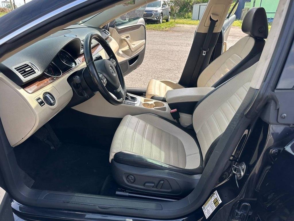 Volkswagen CC 4dr Sdn Lux 2012