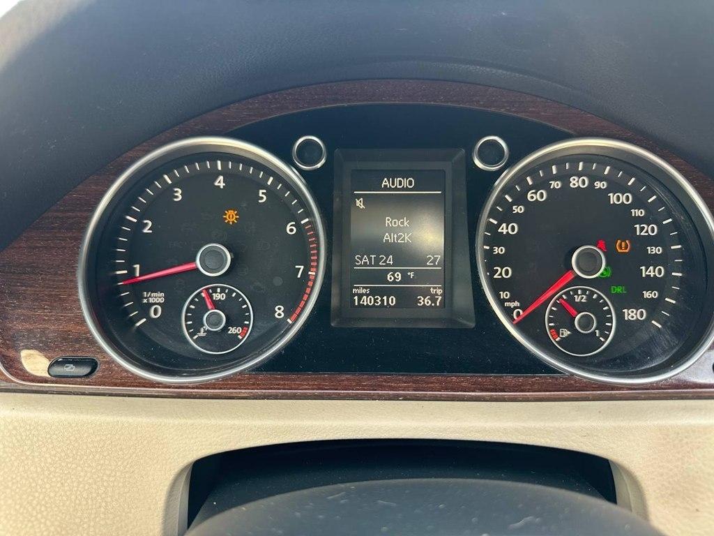 Volkswagen CC 4dr Sdn Lux 2012