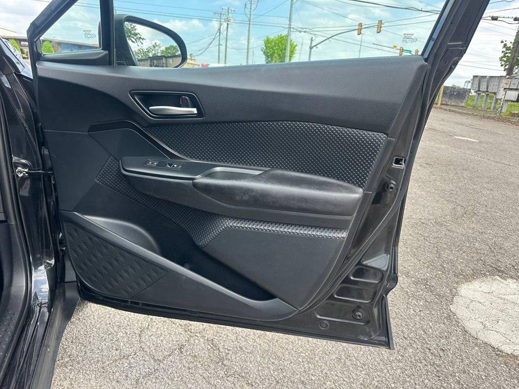 Toyota C-HR XLE FWD (Natl) 2018