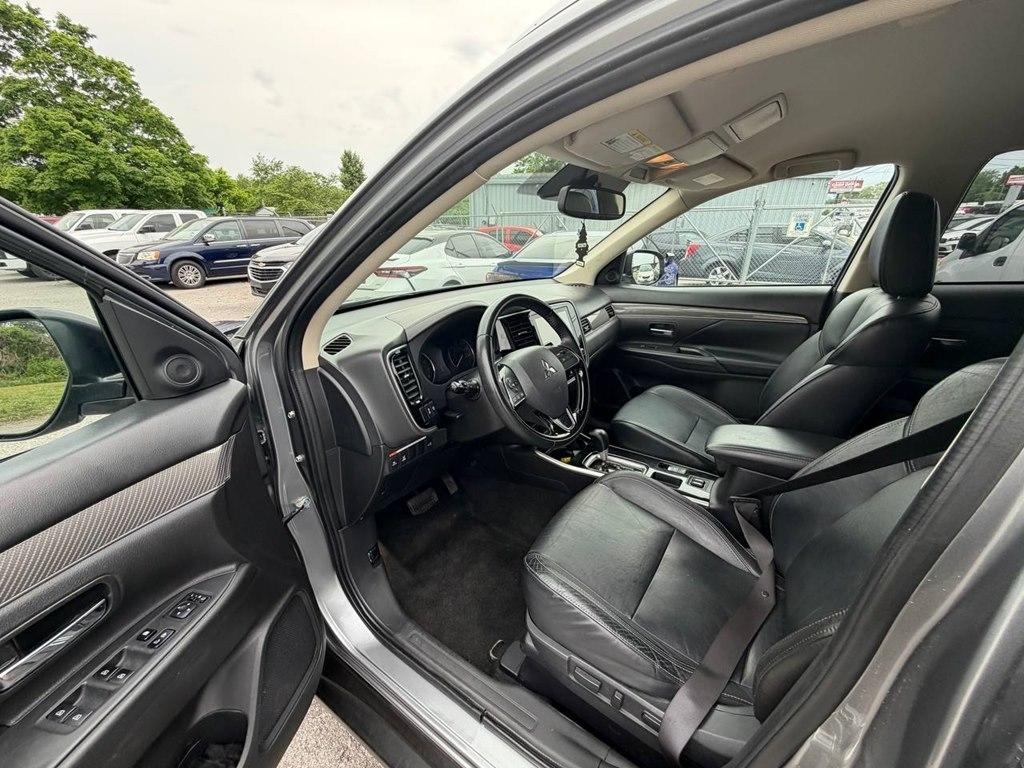 Mitsubishi Outlander SEL FWD 2020