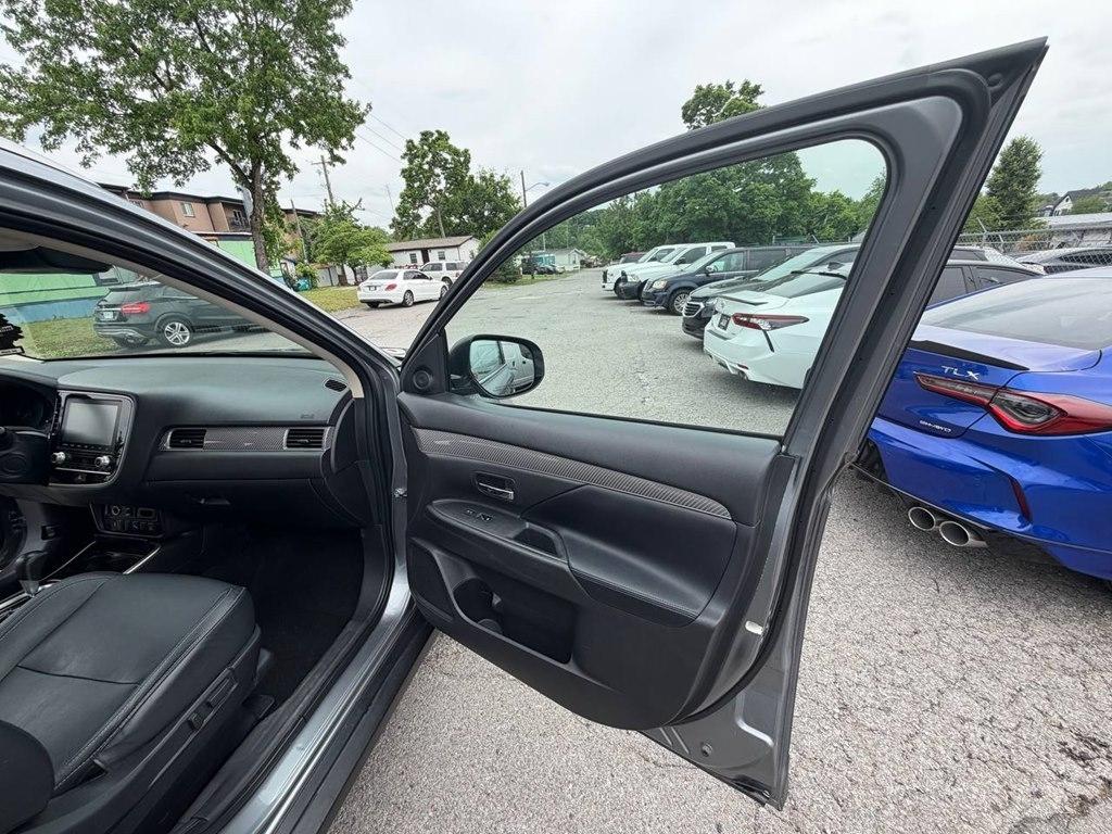 Mitsubishi Outlander SEL FWD 2020