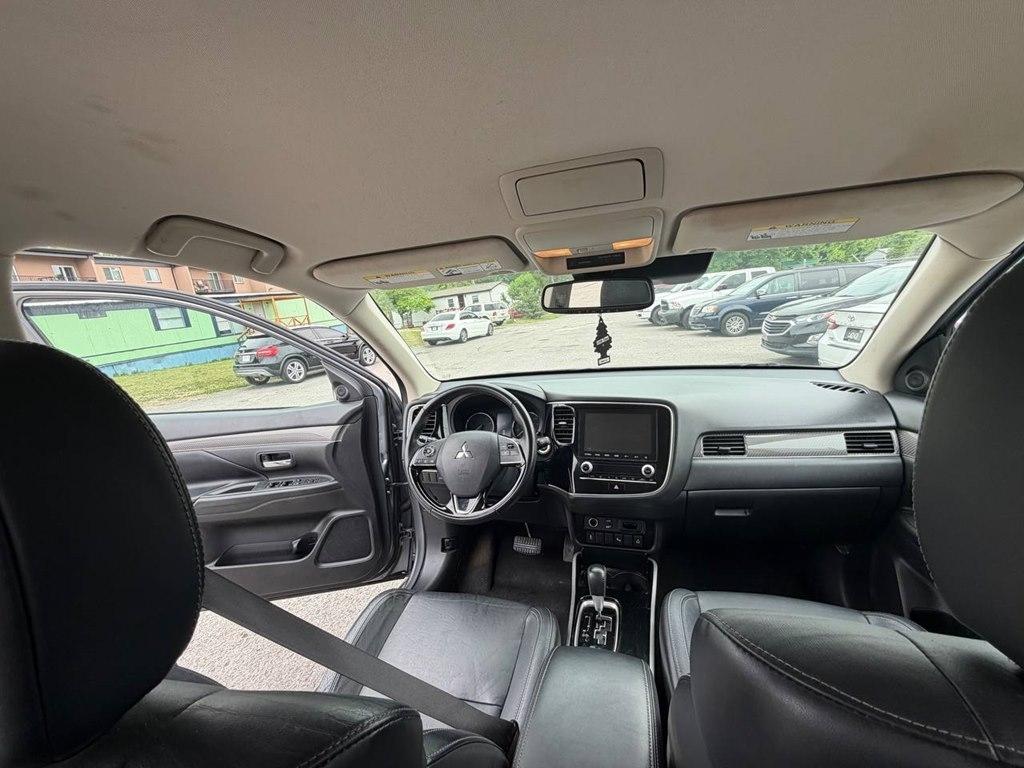 Mitsubishi Outlander SEL FWD 2020
