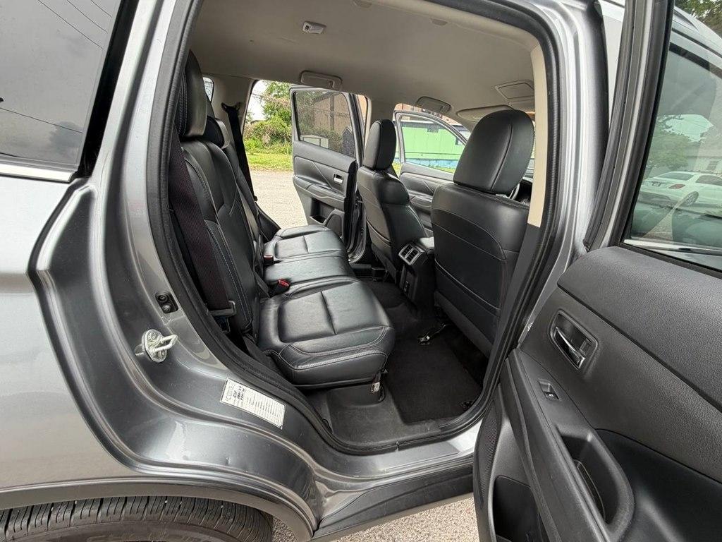 Mitsubishi Outlander SEL FWD 2020